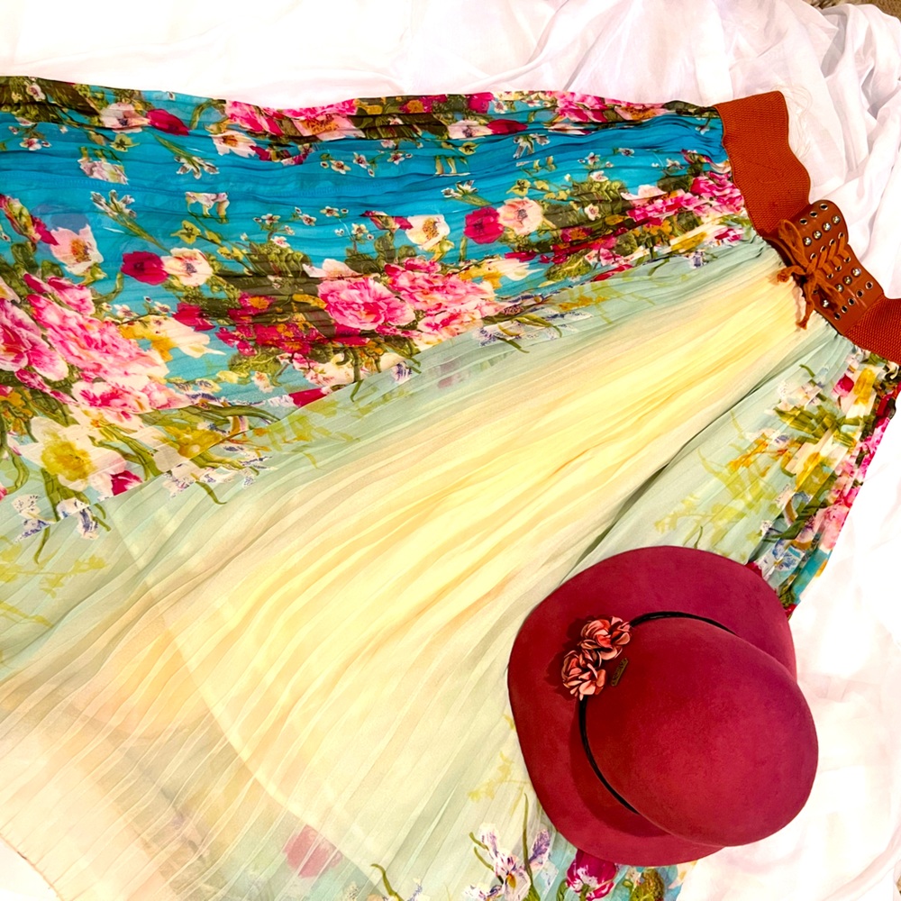 Floral Pleated Skirt